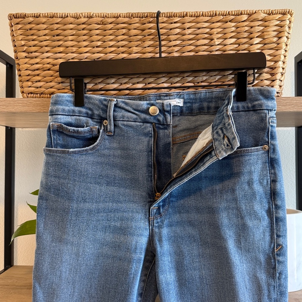 Good American Good Classic Mid-Rise Distressed Ankle #GCL67TNA1290 Jeans, 8 /29 - Picture 5 of 7
